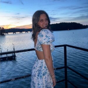 Meet your Posher, Amelia